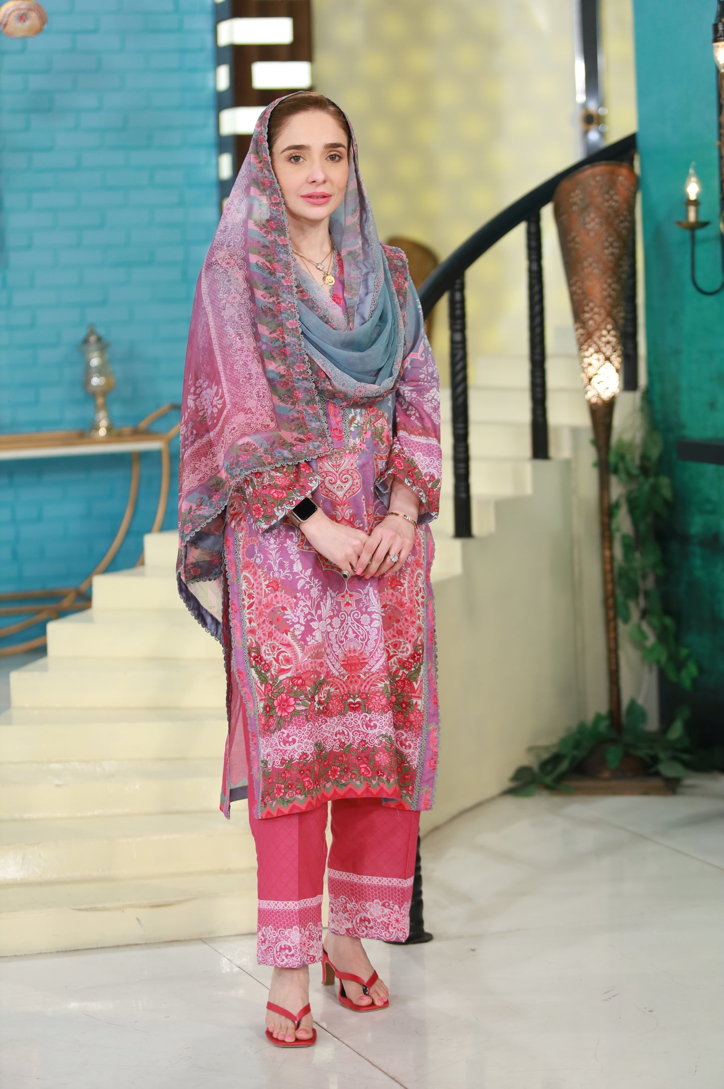 Juggun Kazim Spotted in “Gul-e-Anarbar