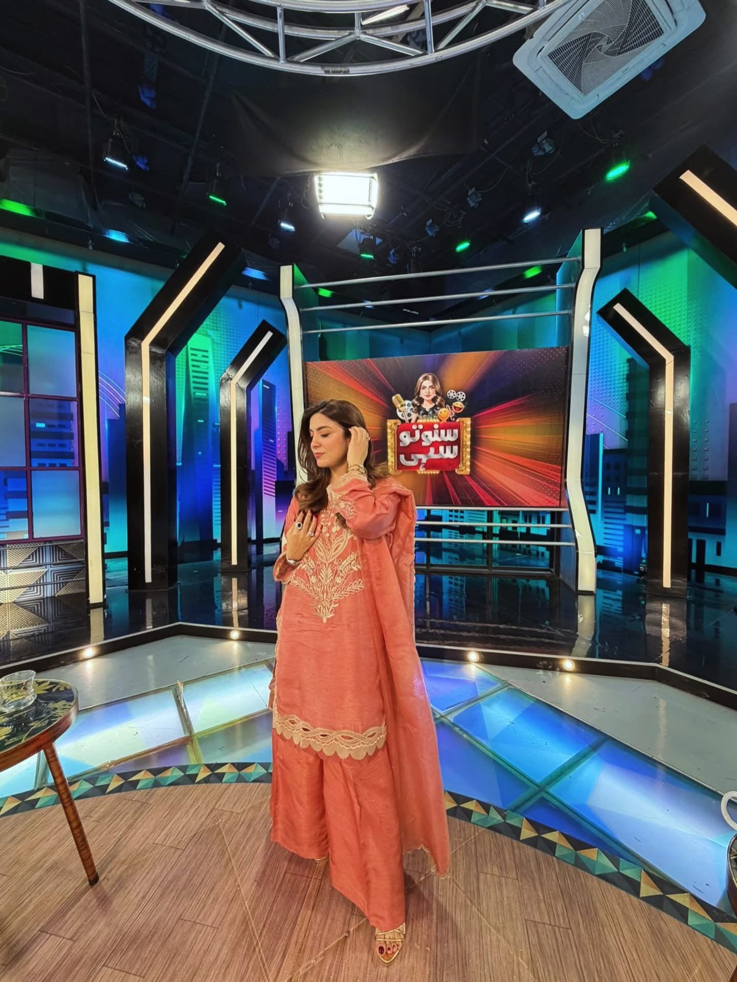 Hina Niazi wearing peach farshi suit 